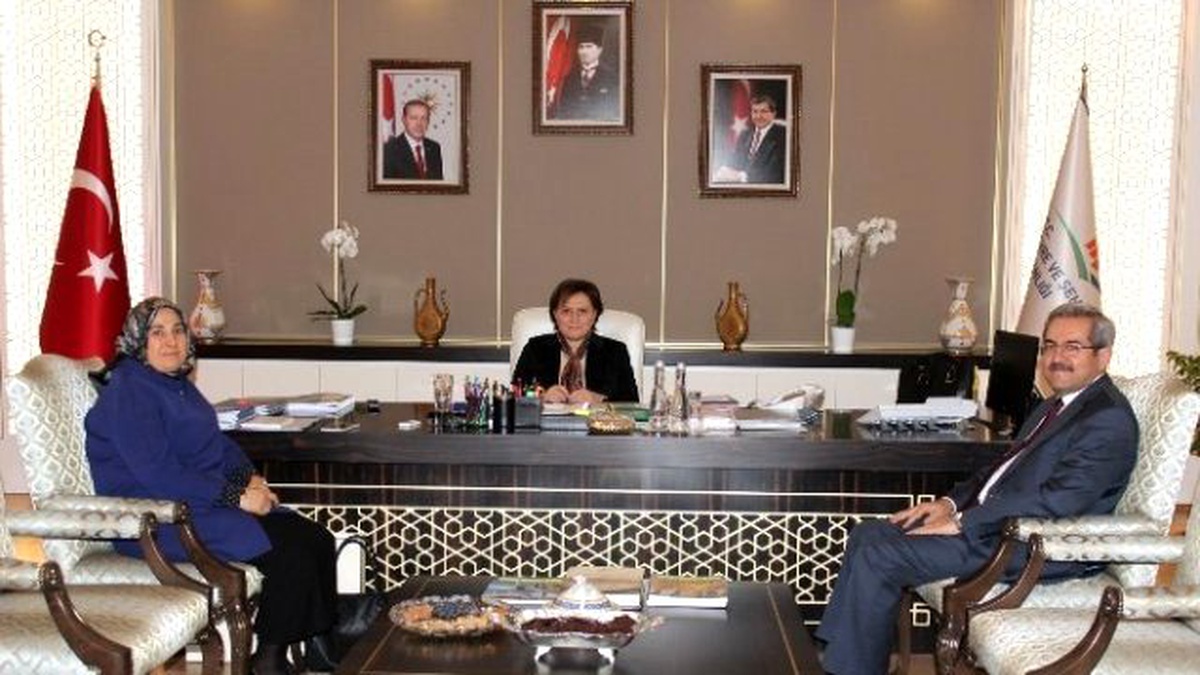Ünüvar\'dan Bakan Sarı\'ya "Hayırlı Olsun" Ziyareti