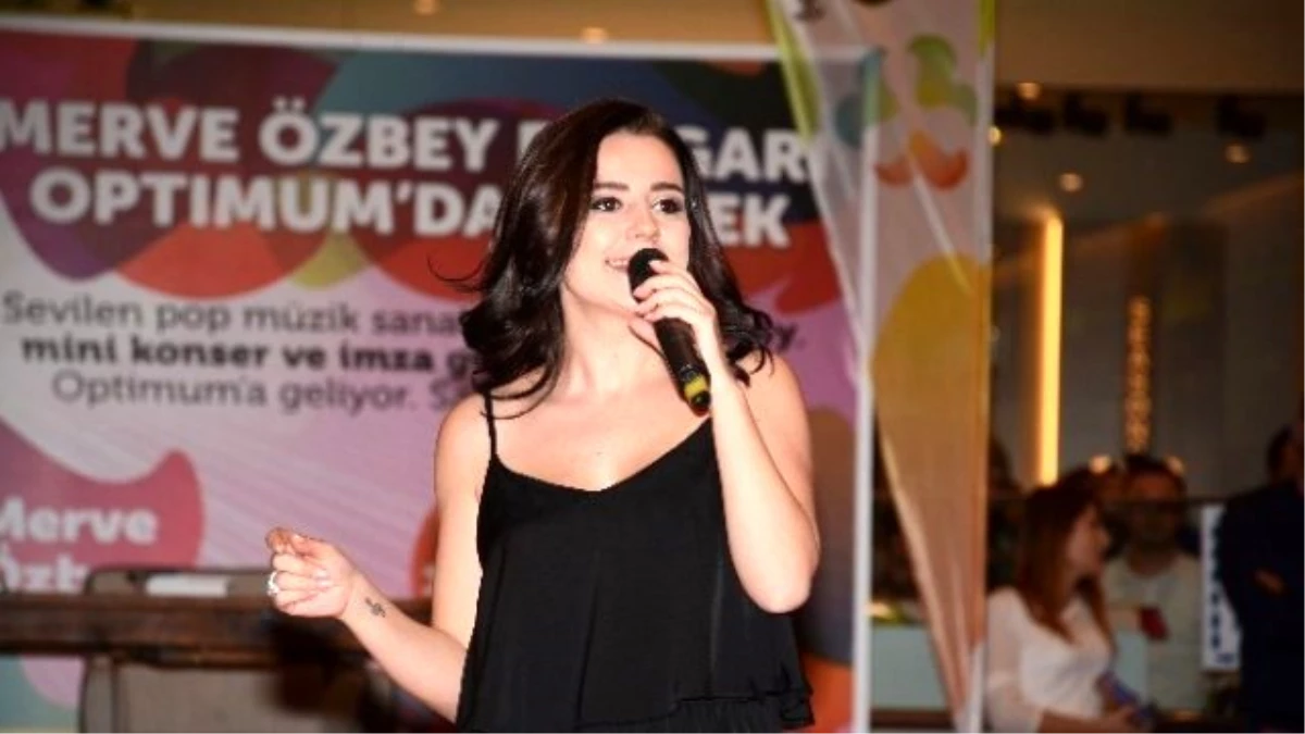 Adana\'da Merve Özbey Rüzgarı Esti