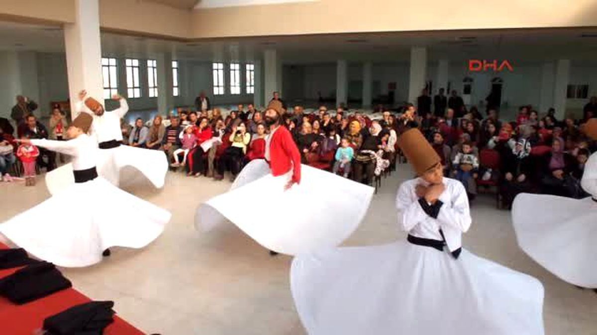 Afyonkarahisar Alışveriş Merkezinde Semazen Gösterisi