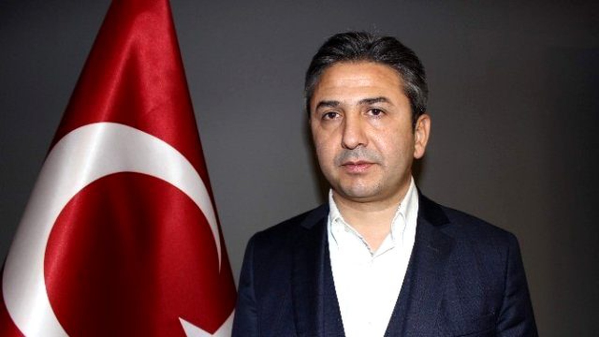 Ahmet Aydın: "Türkiye Cumhuriyeti \'Muz Cumhuriyeti\' Değildir"