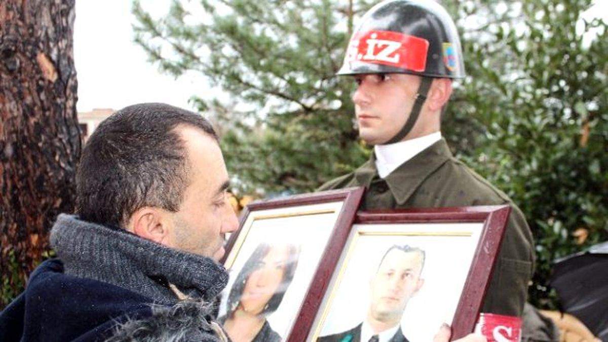Astsubay ve Eşi Son Yolculuğuna Uğurlandı