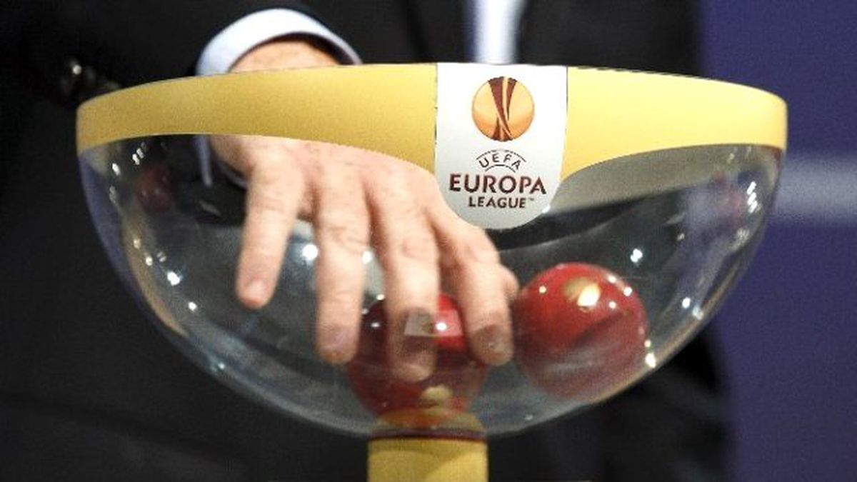 Galatasaray ve Fenerbahçe\'nin Avrupa Ligi\'ndeki Rakipleri Belli Oluyor