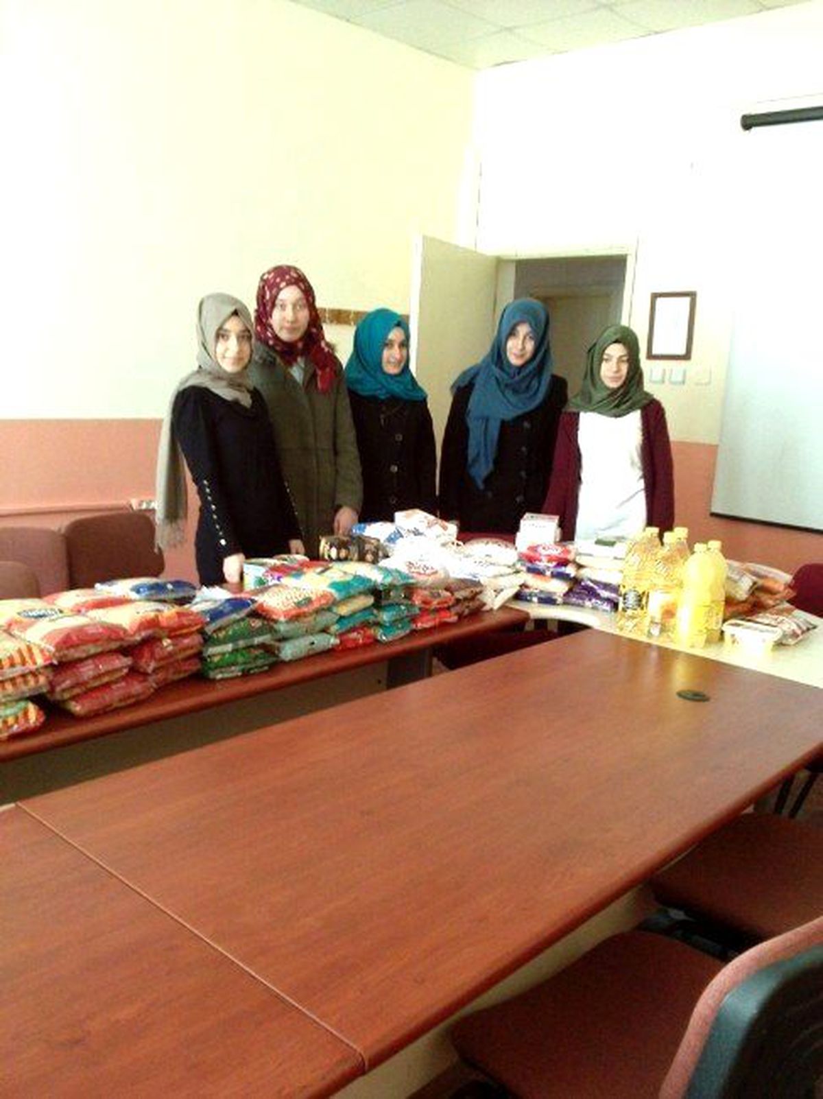 Burhaniye İmam Hatip\'de Yardım Kampanyası