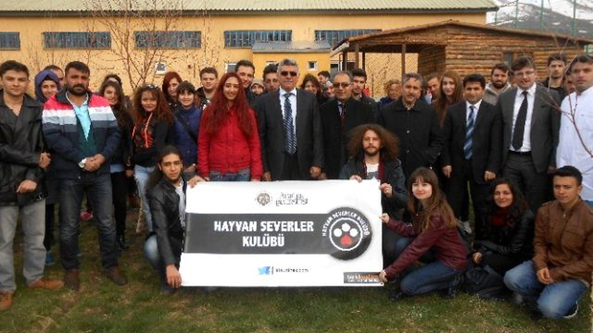 Büyükşehir\'in Hayvan Bakımevi 2015\'te Ziyaretçi Akınına Uğradı