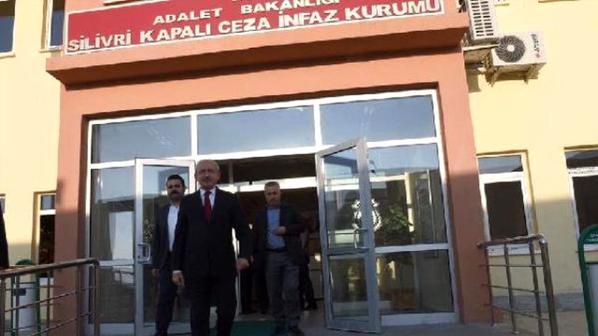 Can Dündar ve Erdem Gül\'ü Silivri Cezaevi\'nde Ziyaret Eden Kılıçdaroğlu, Açıklama Yaptı (1)