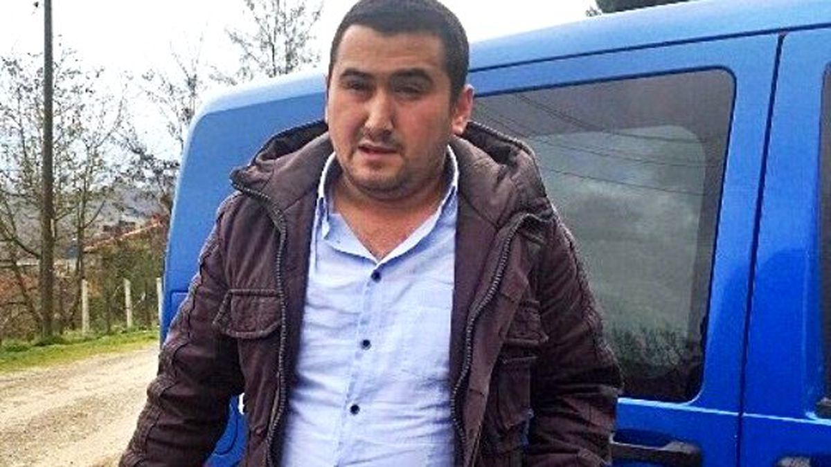 Cenazede Karşılaştığı Husumetlisini Bıçakladı