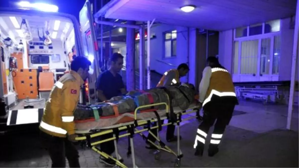 Ceylanpınar\'da Askeri Araç Devrildi: 4 Yaralı