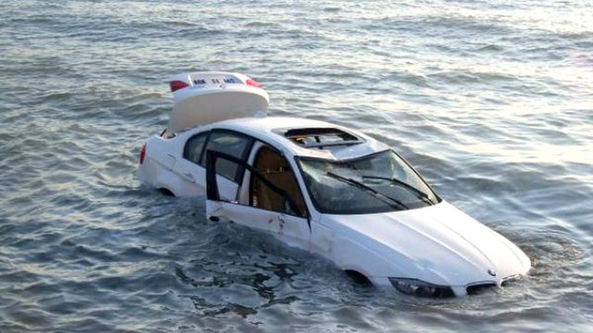 Denize Uçan Otomobilde, Kemerini Açamayınca Boğuldu (2)- Yeniden
