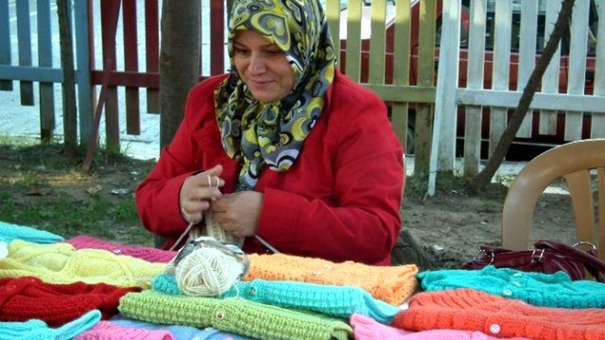 Efeler\'de "Kadın\'ın El Emeği" Kermesi Düzenlendi