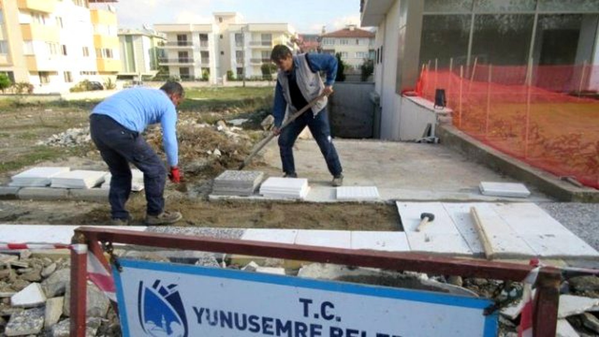 Fen İşleri Çalışmalarını Sürdürüyor