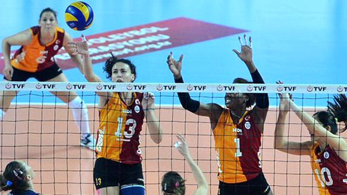 Galatasaray-Fenerbahçe Maçına Ara Verildi