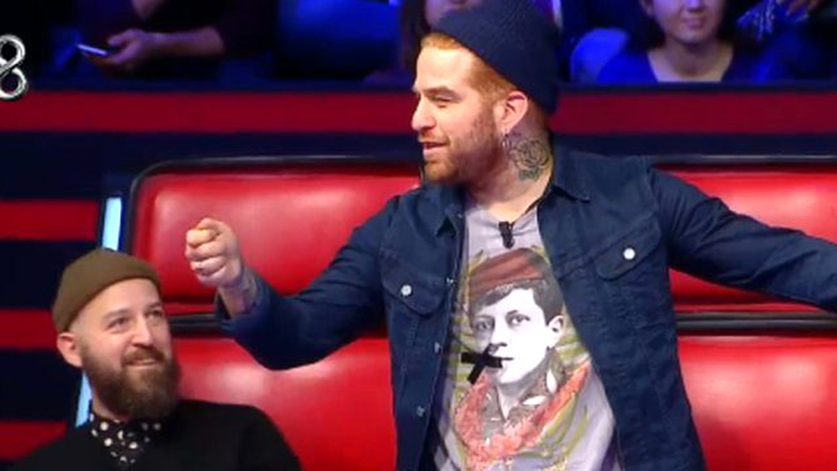 Gökhan, Sözünü Kesen Murat Boz\'u Acun Ilıcalı\'ya Şikayet Etti!
