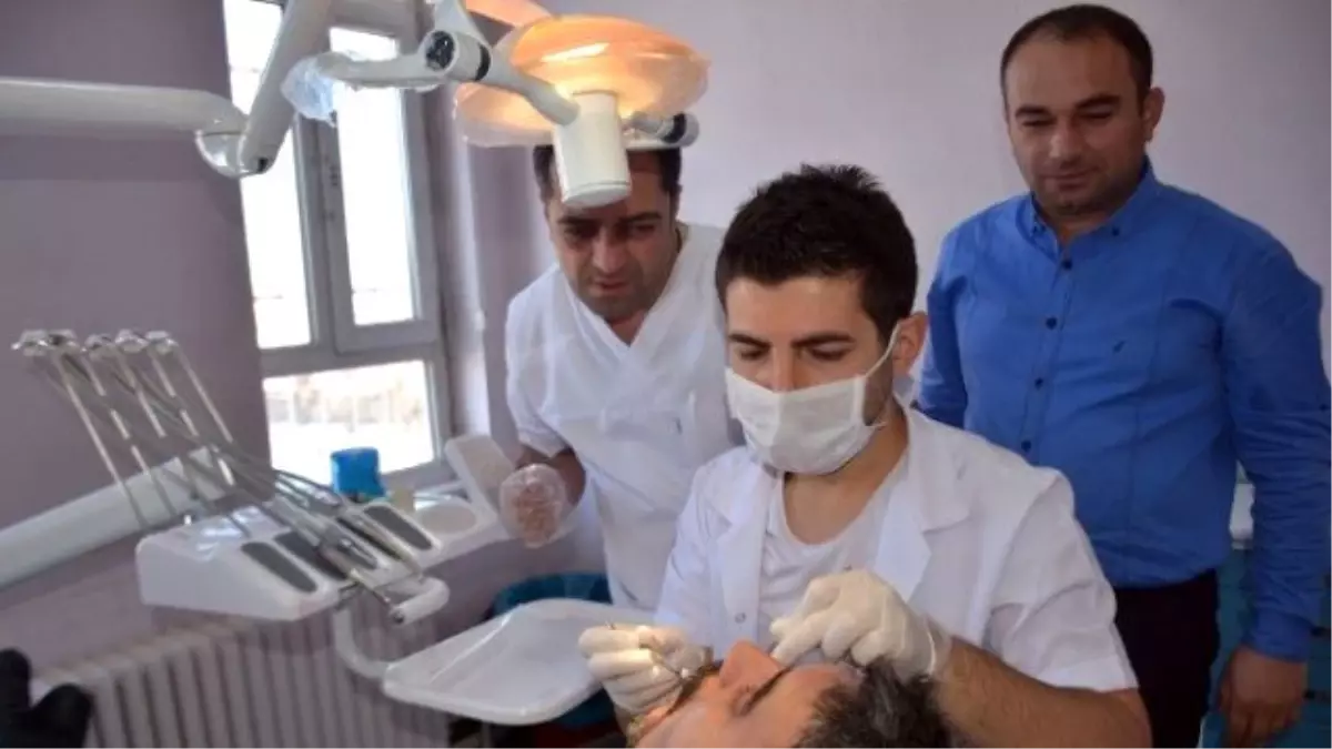 Tatvan'da Her Gün 150 Hastaya Diş Tedavisi Uygulanıyor