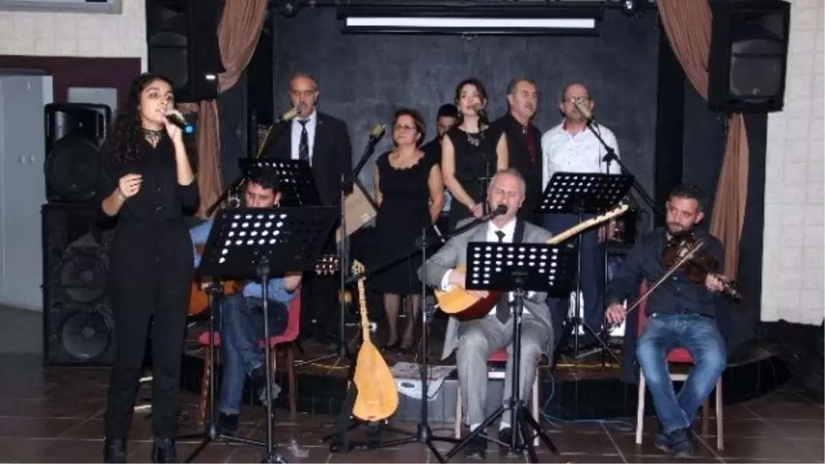 Turkuaz Sanat Derneği Türkü Gecesi Düzenledi