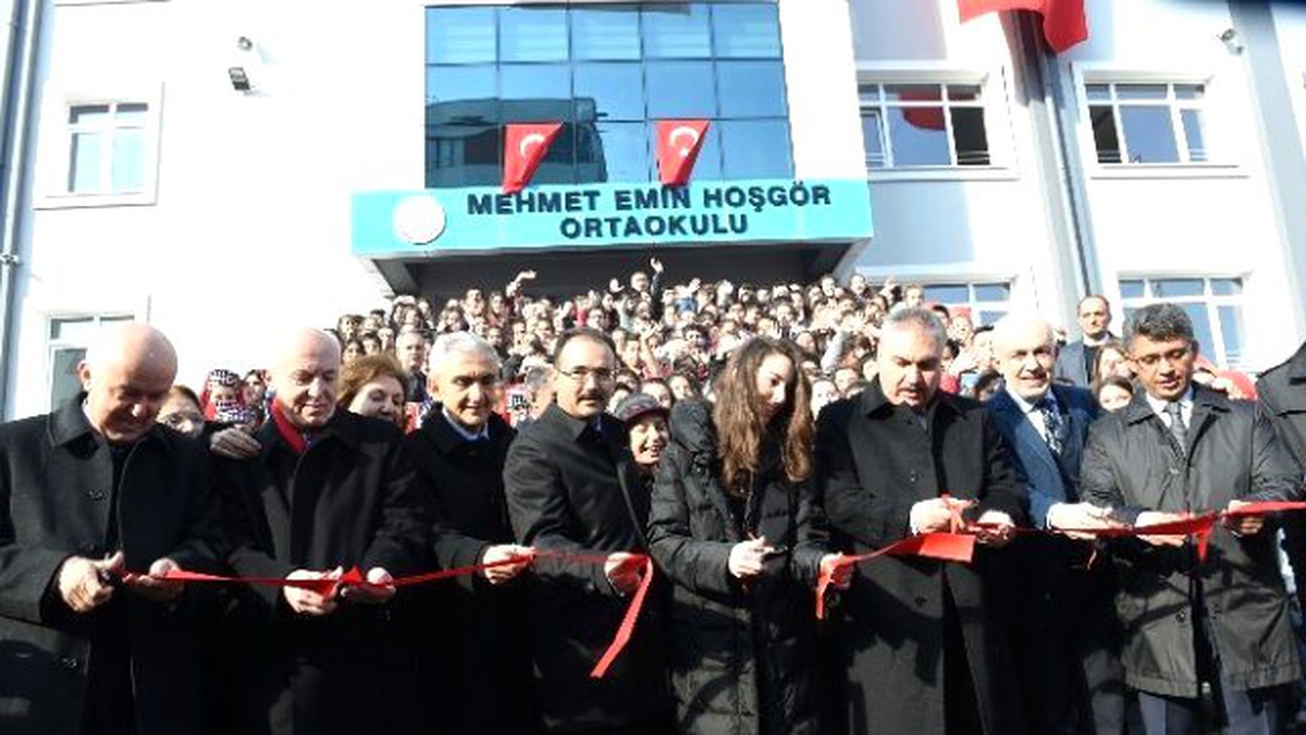 Uşak\'ta Mehmet Emin Hoşgör Ortaokulu Açılışı Yapıldı
