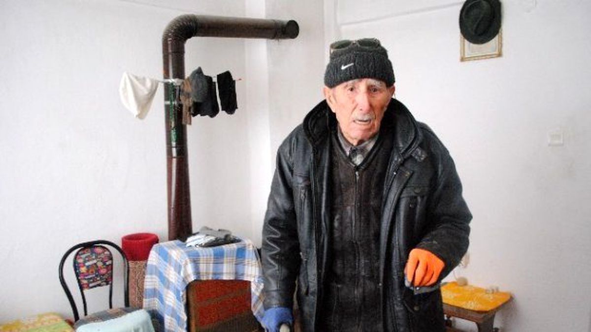 99 Yaşındaki Mehmet Dede Soğuğa Meydan Okuyor