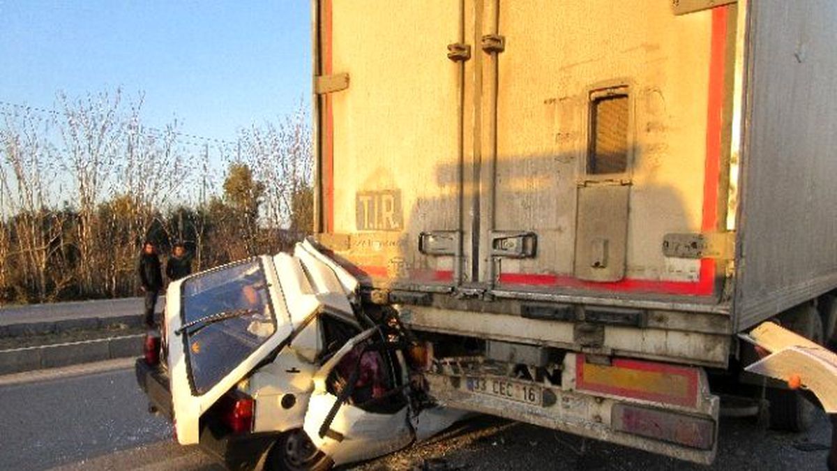Adana\'da Trafik Kazası: 2 Ölü, 2 Yaralı