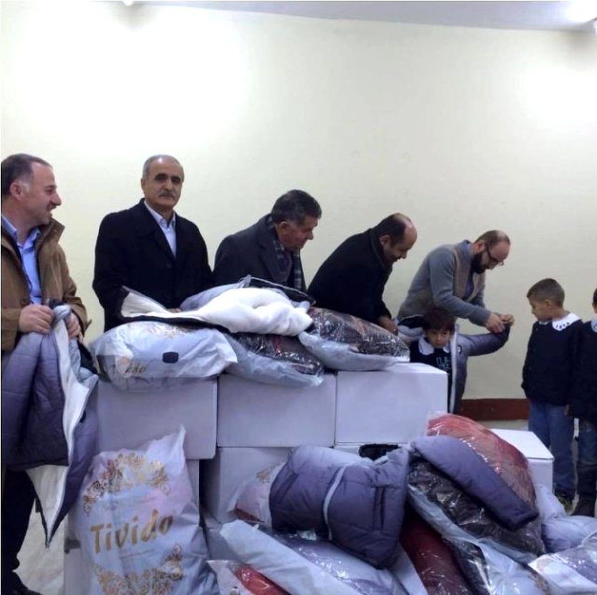 AK Parti Ağrı İl Başkanlığı\'ndan Öğrencilere Yardım