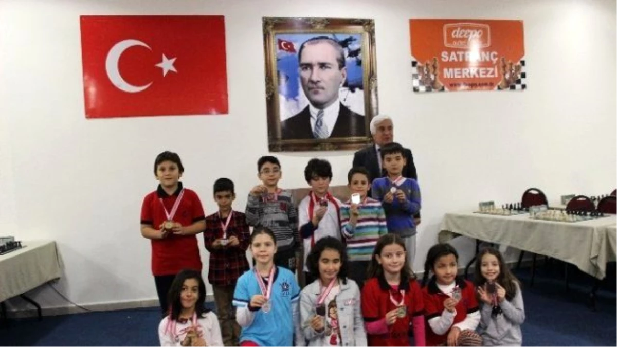 Antalya Küçükler Satranç Turnuvası Deepo\'da Düzenlendi
