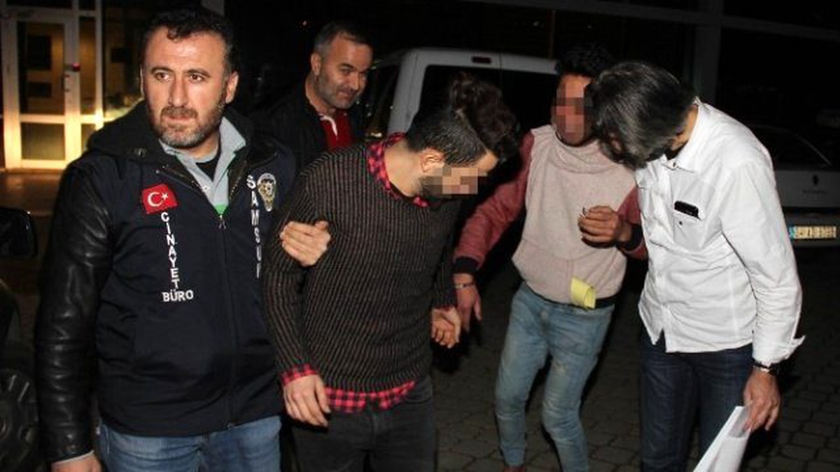 Balkondan Eve Girip Gasp Yapan 4 Iraklı Tutuklandı