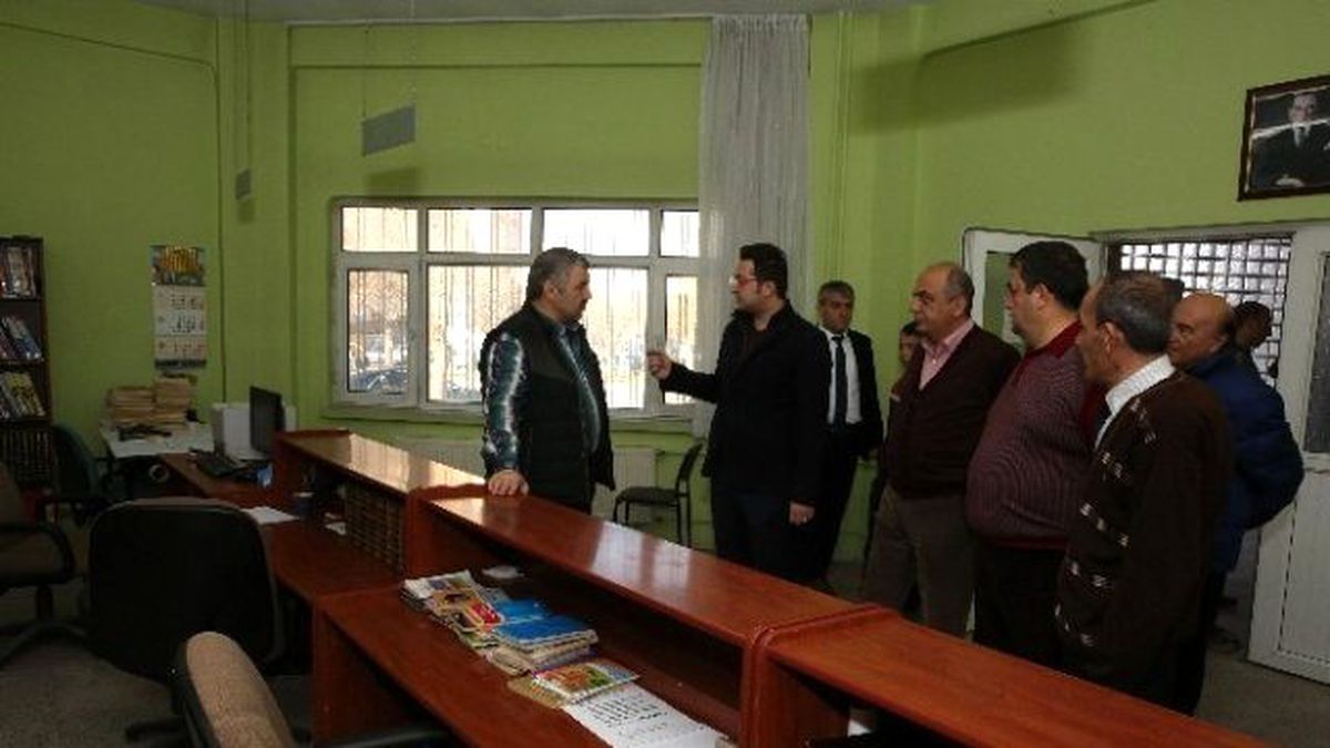 Başkan Çelik\'in Kütüphane Turu