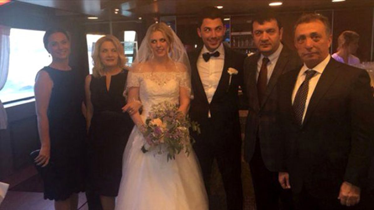 Beşiktaşlı Futbolcu Tolgay Arslan, Dünya Evine Girdi
