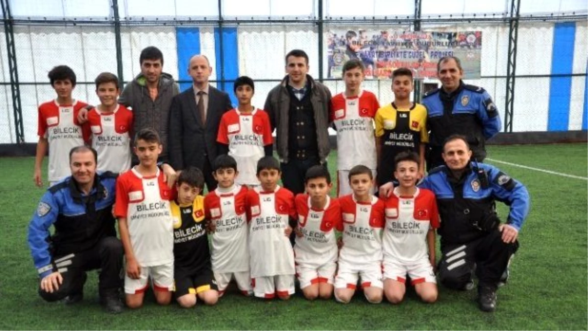 Bozüyük\'te Ortaokullar Arası Futbol Turnuvası Şampiyonu Metristepe Ortaokulu Oldu