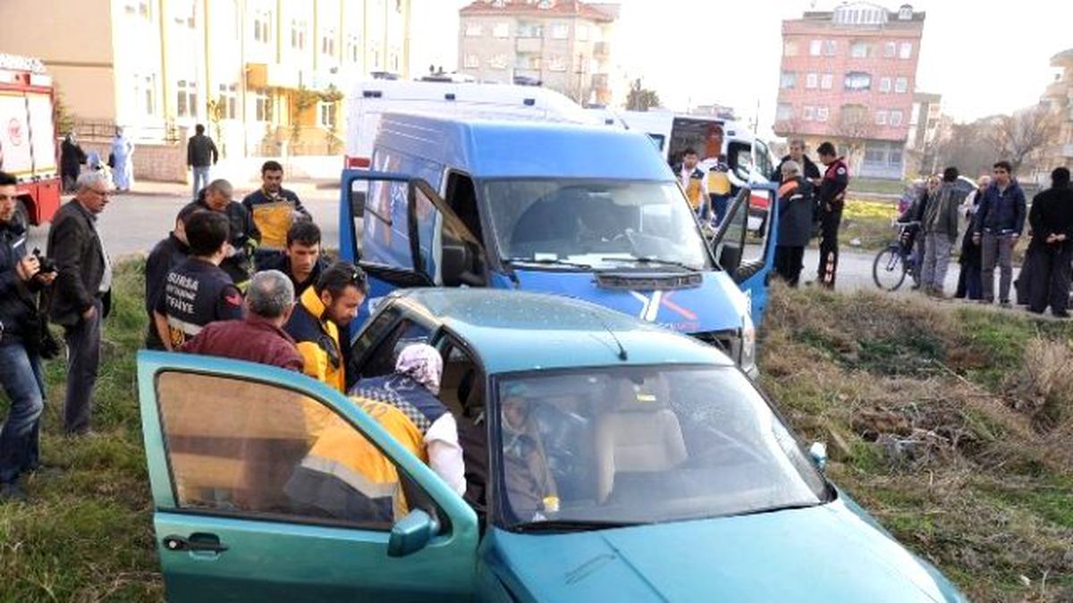 Bursa\'da Kazada Can Pazarı: 6 Yaralı