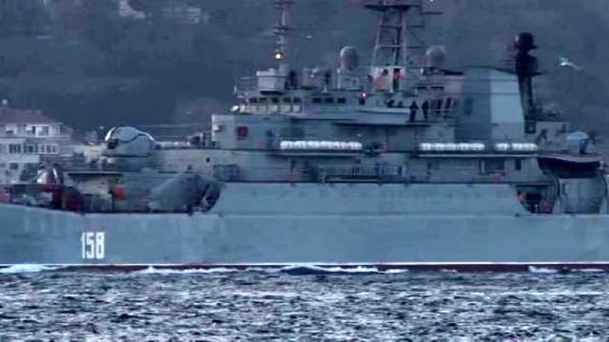 Ceaser Kunikov\' İstanbul Boğazı\'ndan Karadeniz\'e Açıldı