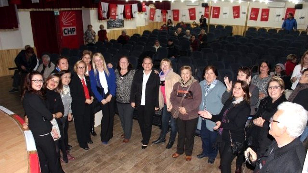 CHP\'li Kadınlar Hem Oy Verdi, Hem Oynadı