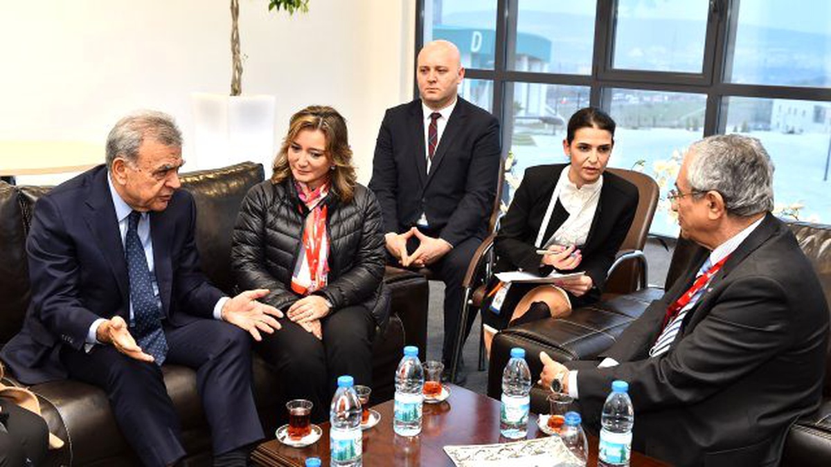 Dünya Turizm Yazarları\'ndan Fuar İzmir Övgüsü