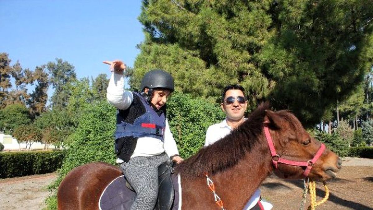 Engelli Çocuklara Atlı Terapi