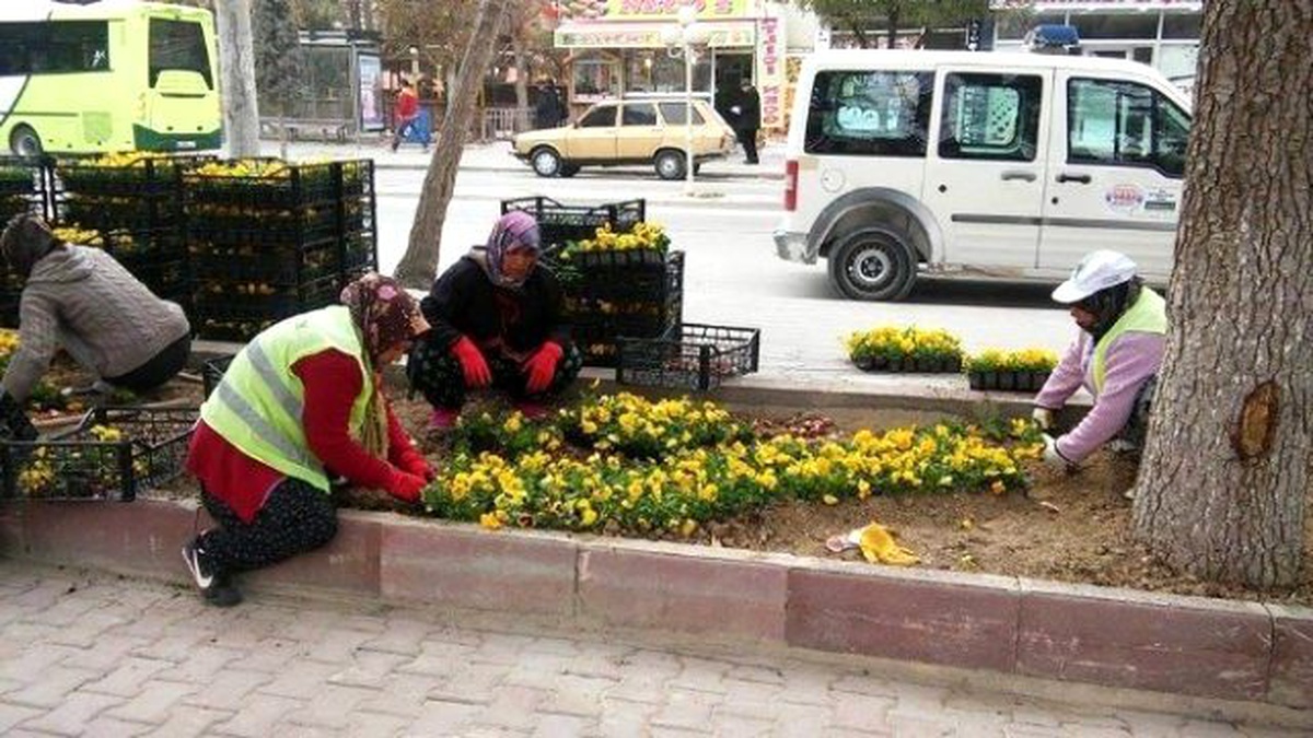 Ereğli Çiçeklerle Donatılıyor