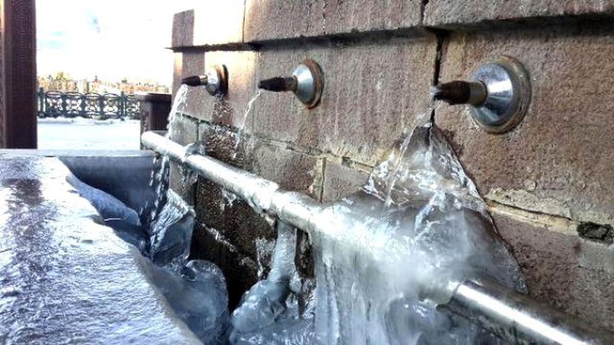 Erzurum\'da Havuzlar ve Şadırvanlar Dondu