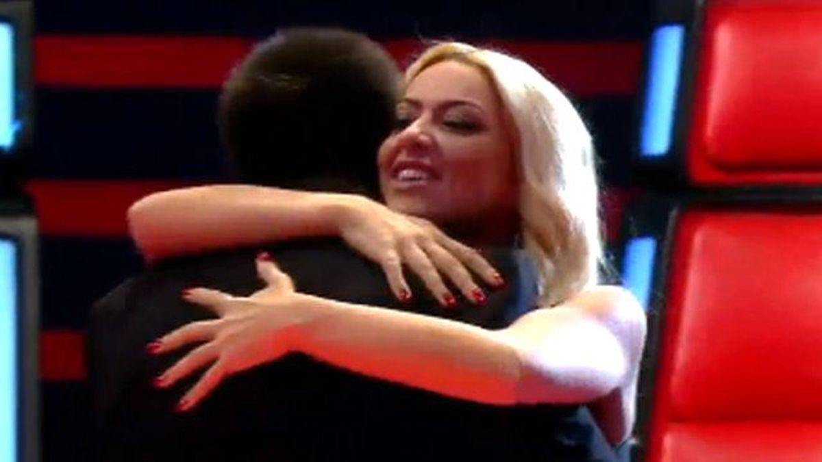 Hadise\'den Kendisini Seçen Yarışmacıya Olay Cevap: \'Nerdesin Aşkım, Burdayım Bebeğim!\'