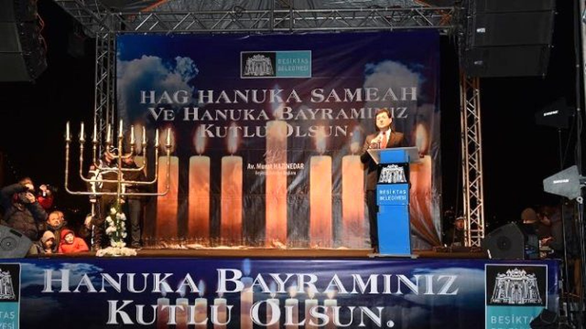 Hanuka Bayramı İlk Kez Halka Açık Kutlandı
