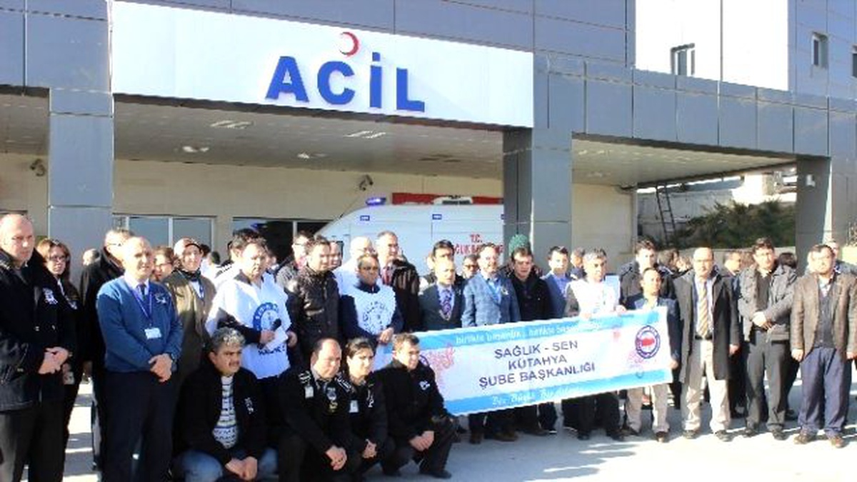Tavşanlı\'da Hastane Görevlisine Yapılan Saldırı Protesto Edildi