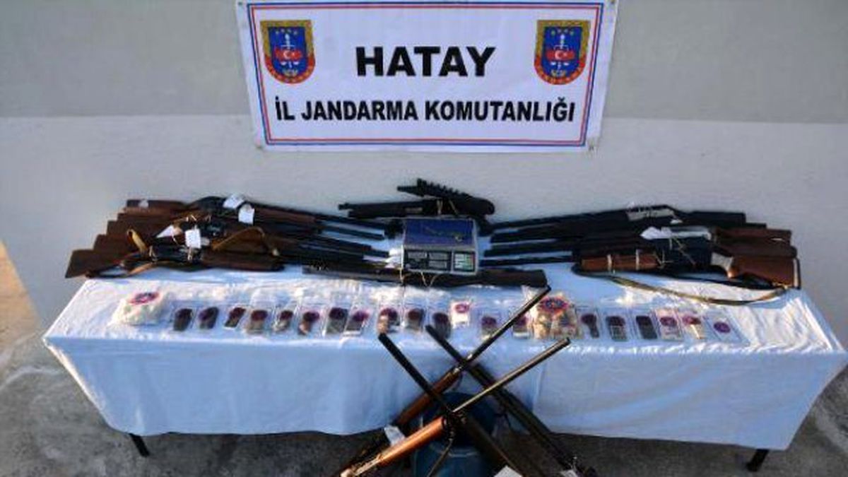 Hatay\'da Uyuşturucu ve Silah Operasyonu: 17 Gözaltı