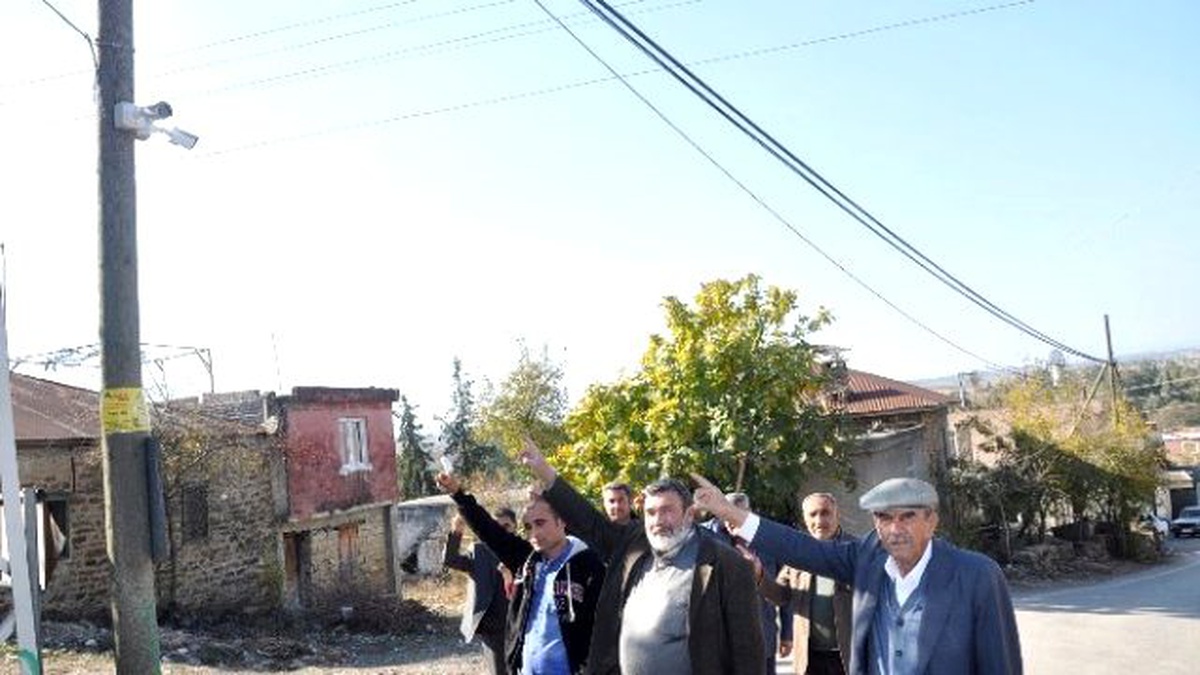 Hırsızlardan Bıkan Muhtar Köye Kamera Sistemi Taktırdı