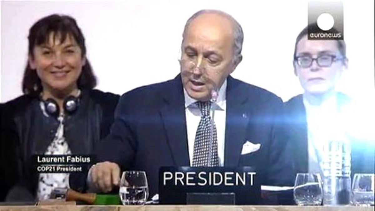 İklim Zirvesi Sonunda Hazırlanan Paris Anlaşması Kabul Edildi.