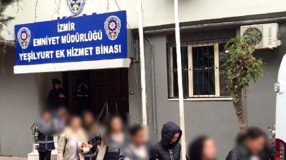 İzmir\'de İnsan Ticareti ve Fuhuşa 4 Tutuklama