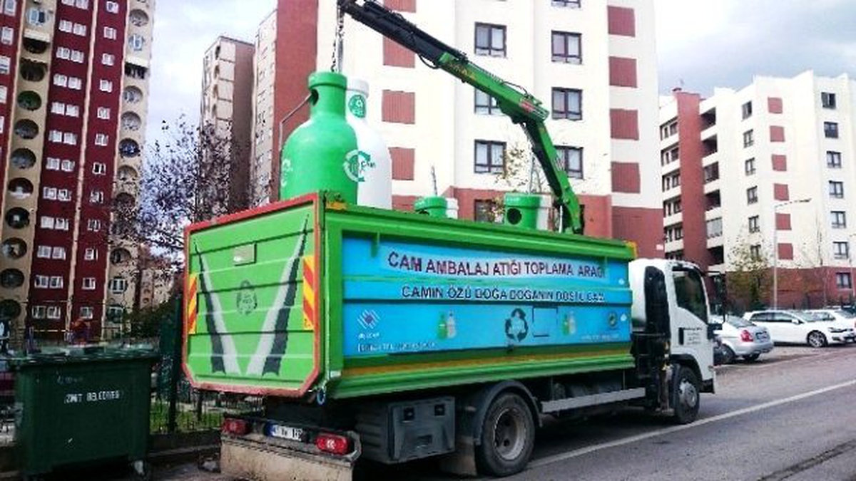 İzmit\'te Her Ay 100 Ton Cam Atığı Toplanıyor