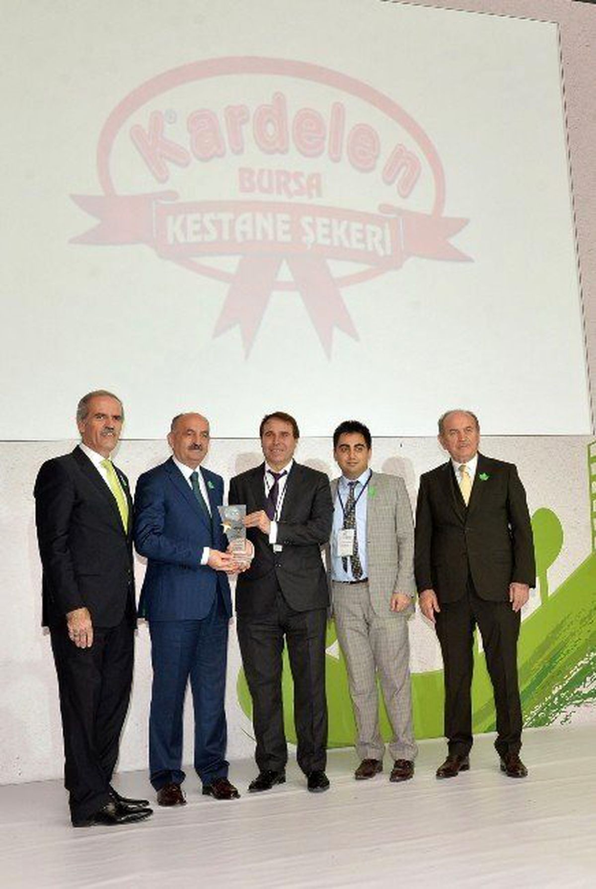 Kardelen Ödüle Doymuyor