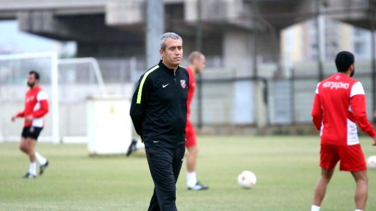 Karşıyaka\'da Kemal Özdeş Dönemi Resmen Sona Erdi