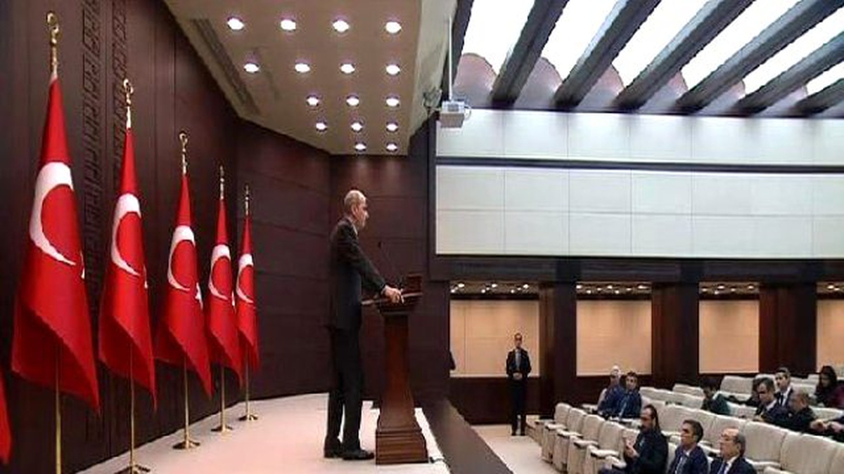Kurtulmuş: Teslim Olsunlar, Hendek Siyasetinden Vazgeçtiklerini İlan Etsinler