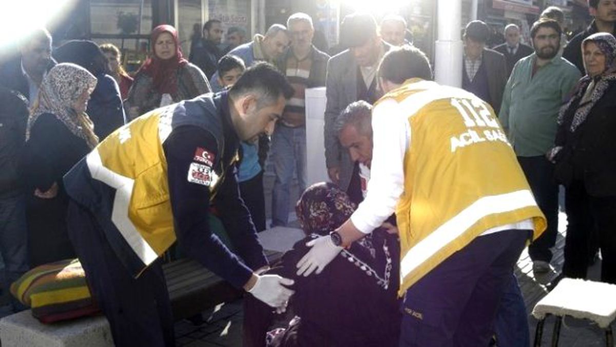 Minibüsten Düşen Kadın Hastanelik Oldu