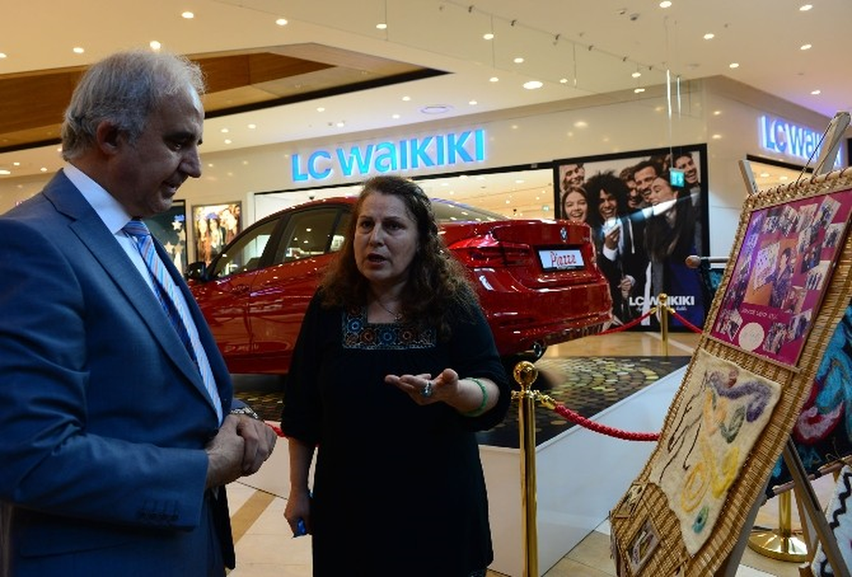 Oya Karakız\'dan Keçe Sergisi