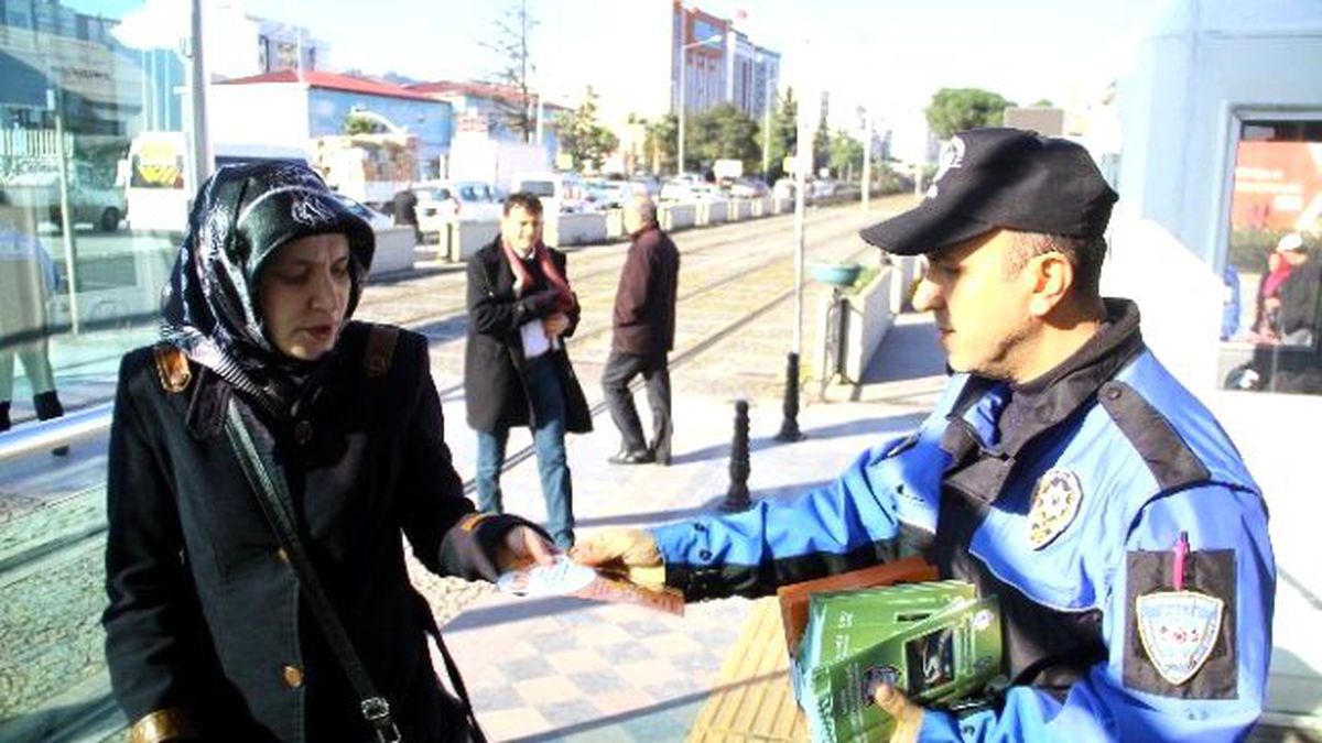 Polisten Broşürlü Uyarı