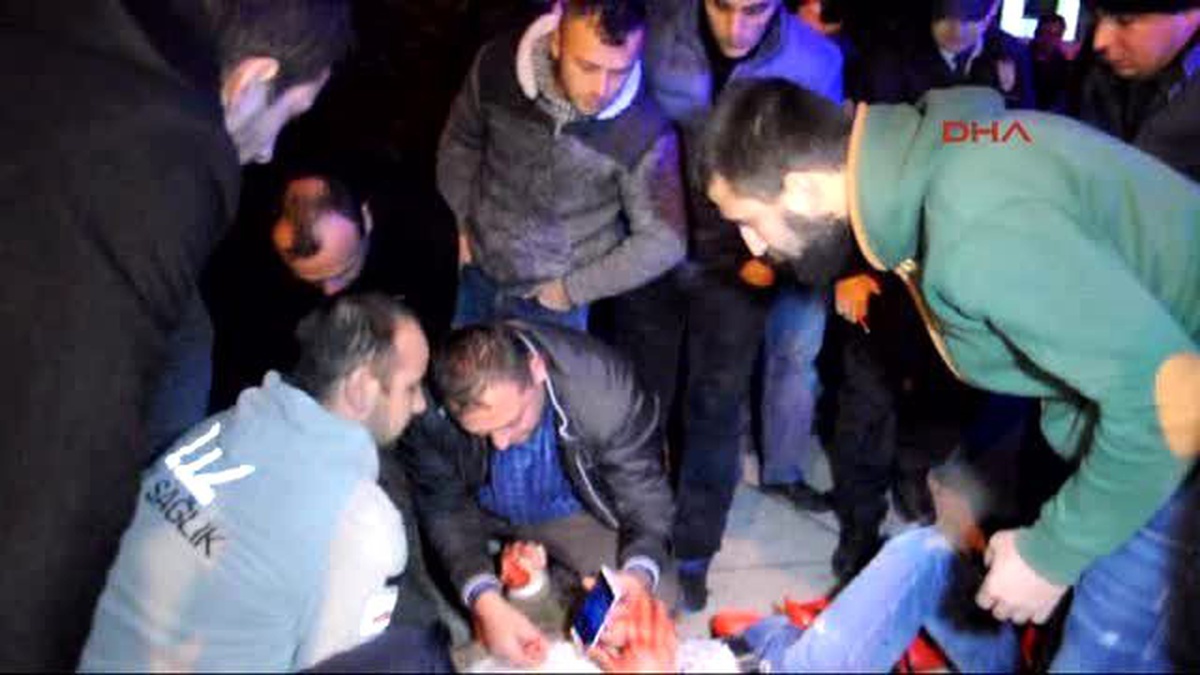 Sakarya Motosiklet ile Otomobil Çarpıştı: 2 Yaralı