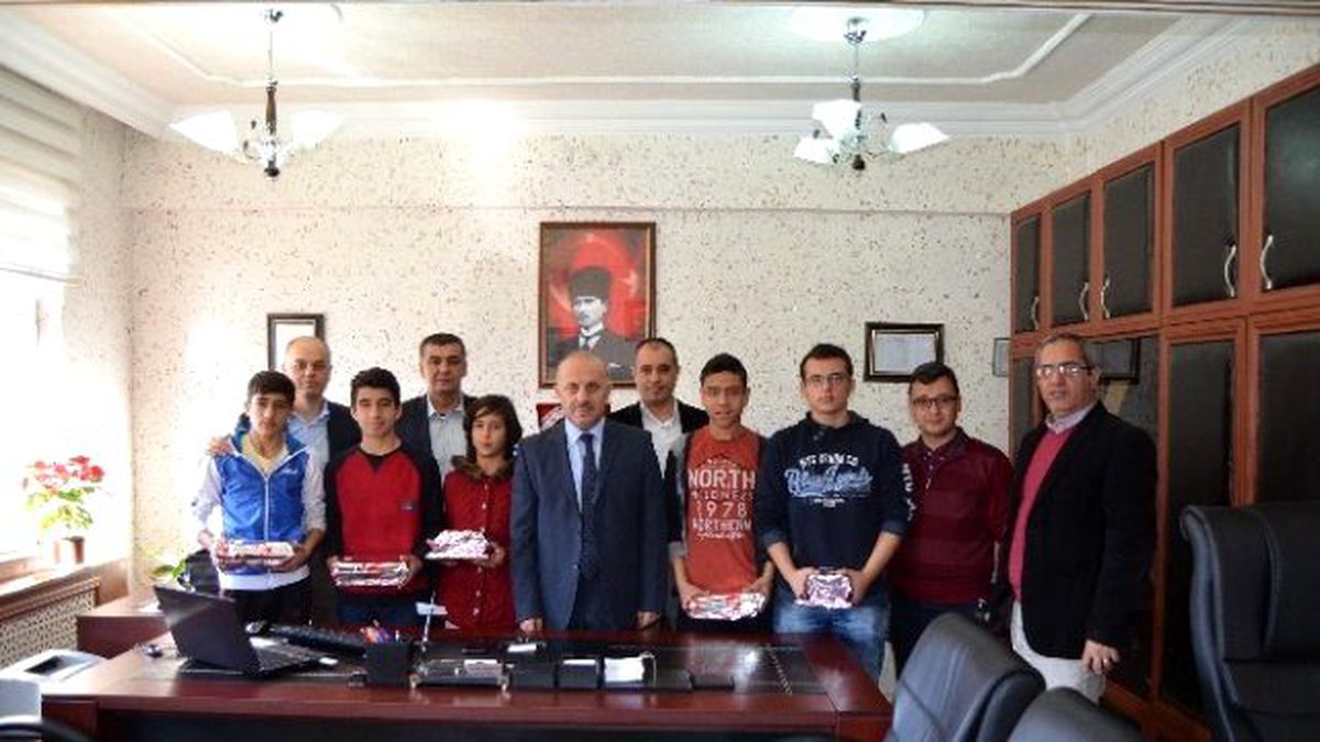 Söğüt İlçe Milli Eğitim Müdürlüğü Başarılı Öğrencileri Ödüllendirdi